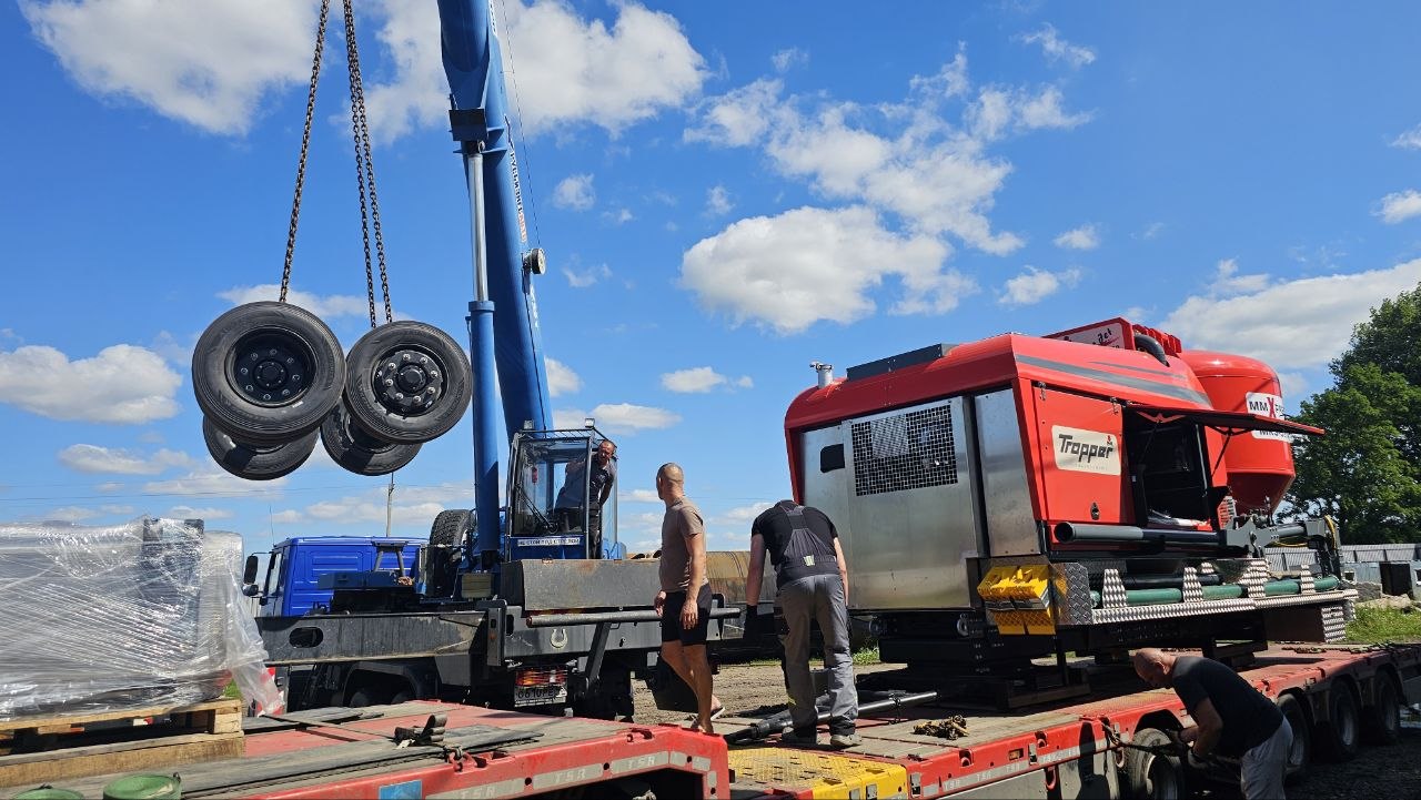 Мобильный комбикормовый завод МКЗ-3214 на полуприцепе